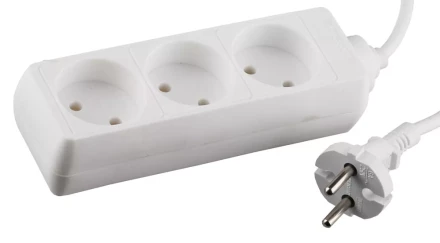 Удлинитель СВЕТОЗАР электрический: 3 гнезда, евророзетка, макс.мощность1500Вт, сеч. провода 0,75 кв.мм, 2м SV-55031-2 купить в Тобольске