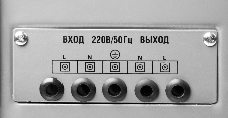 ЗУБР 5000ВА, 5 кВт, автоматический стабилизатор напряжения, Профессионал (59380-5) купить в Тобольске