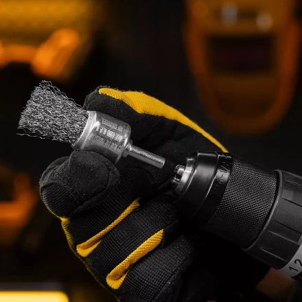 Набор щеток для дрели Denzel, 2 Плоские 50-75мм, 3 Чашки 25-50-75мм, шпилька,  нерж.вит. проволока 74493 купить в Тобольске