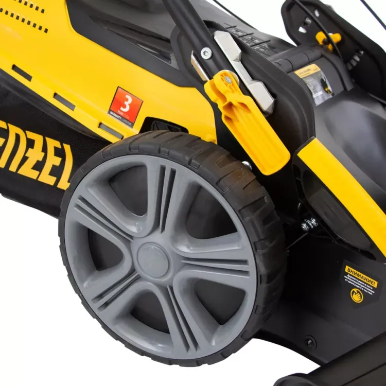 Газонокосилка бензиновая GLD-520SP-BS, 163 см3, Briggs Stratton, ширина 52 см, привод, 60 л Denzel 58807 купить в Тобольске