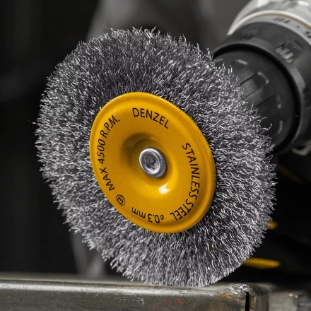 Щетка для дрели Denzel 100 мм, плоская, со шпилькой, нержавеющая витая проволока, 744793 купить в Тобольске