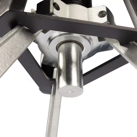 Съемник гидравлический самоцентрирующийся автономный КВТ СГСА-15К со встроенным насосом усилием 15 т (91806) купить в Тобольске