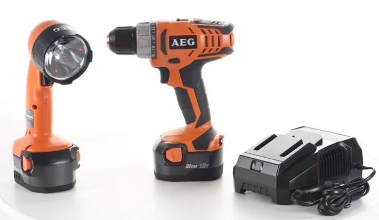 Аккумуляторная дрель AEG BS 12 G2 NC-142 CF 443769 купить в Тобольске