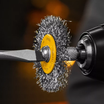 Набор щеток для дрели, 5 Плоских 25-38-50-63-75 мм, шпилька, нерж. вит. проволока Denzel 74495 купить в Тобольске