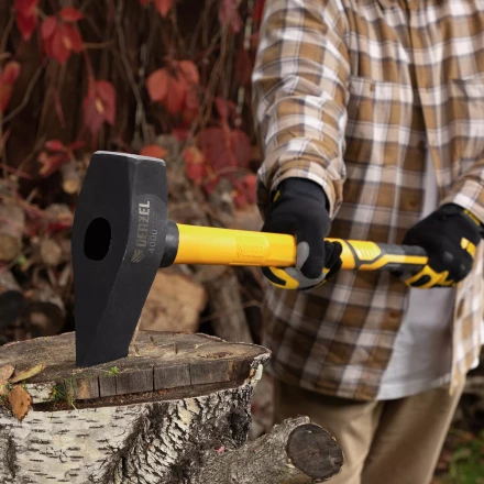 Колун-кувалда 4000 г Denzel 21852, кованая, фибергласовая  рукоятка c TPR покрытием, 880 мм купить в Тобольске