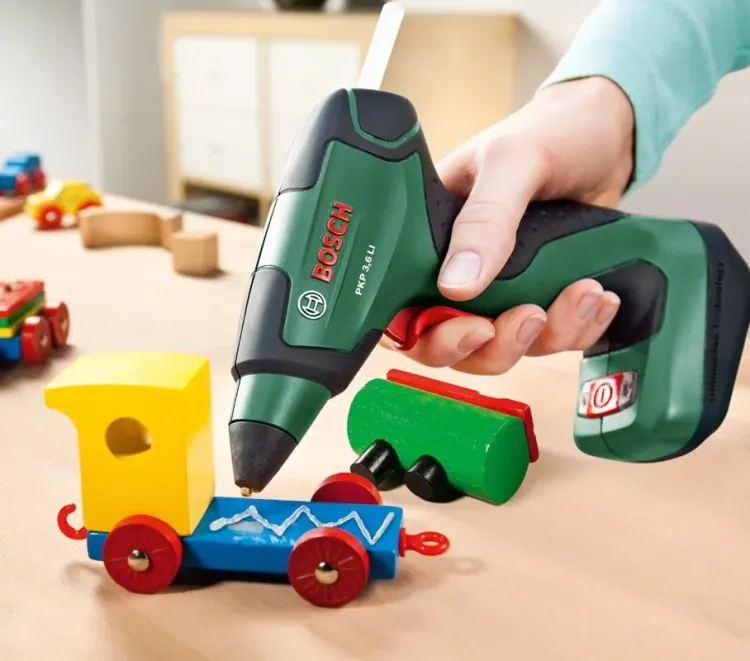 Аккумуляторный клеевой пистолет BOSCH РКР 3,6 Li (0.603.264.620) купить в Тобольске