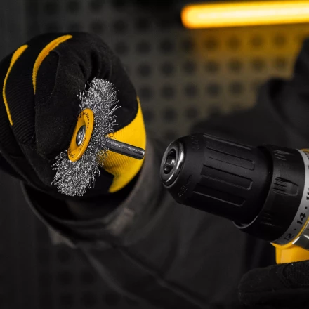 Щетка для дрели, 60 мм, Плоская, со шпилькой, нержавеющая витая проволока Denzel 744463 купить в Тобольске