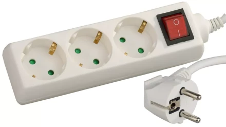 Удлинитель СВЕТОЗАР электрический с заземлением, выключателем, евро, с защитными шторками, 3 гнезда, 5м SV-55035-5 купить в Тобольске