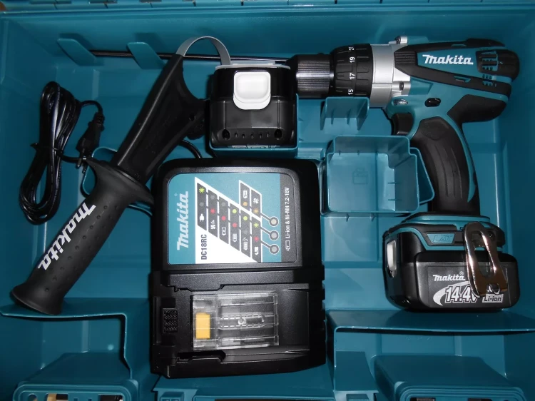 Аккумуляторная дрель-шуруповерт Makita BHP448RFE купить в Тобольске
