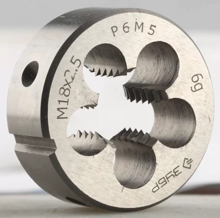 Плашка ЗУБР &quot;ЭКСПЕРТ&quot; круглая машинно-ручная для нарезания метрической резьбы, М18 x 2,5 4-28023-18-2.5 купить в Тобольске