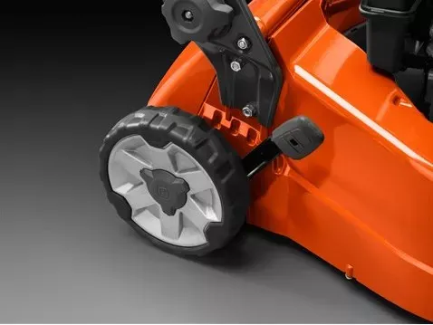Газонокосилка бензиновая Husqvarna LC 551SP. Профи самоходная KawasakiFJ180 купить в Тобольске