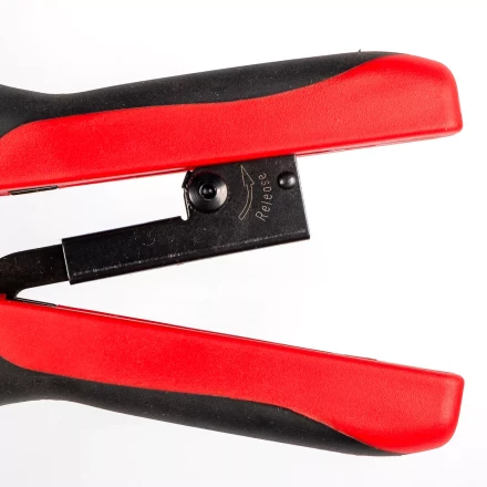 Кримпер многофункциональный КВТ JT-03 с 3 встроенными модулями для обжима RJ-45, RJ-12, RJ-11 (79759) купить в Тобольске