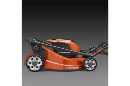 Аккумуляторная газонокосилка, самоходная Husqvarna LC347iV купить в Тобольске