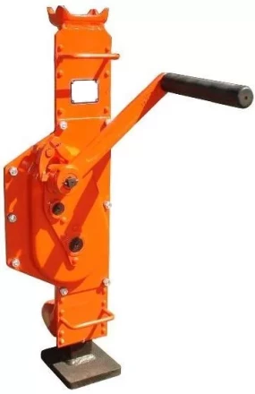 Домкрат реечный TOR ДР 3000 3 т с обрезиненной ручкой 1040873 купить в Тобольске