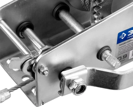 Лебедка ручная барабанная ЗУБР &quot;ПРОФЕССИОНАЛ&quot;, тяговая, тросовая, 0.9 т, 8 м 43113-0.9_z01 купить в Тобольске