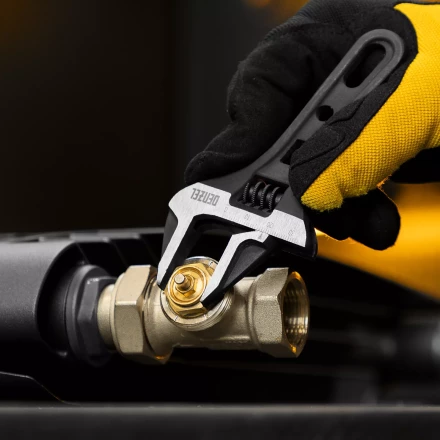 Ключ разводной Denzel 135 мм, CrV, кованый, укороченная рукоятка 15752 купить в Тобольске