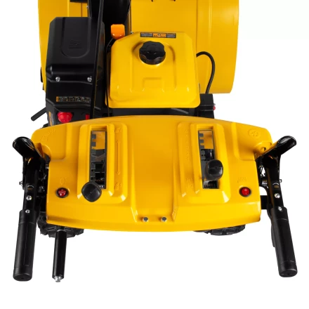 Бензиновая снегоуборочная машина SBL 711D PRO, 302cc, эл.старт, фара, обогрев, блок. дифф.// Denzel 97655 купить в Тобольске