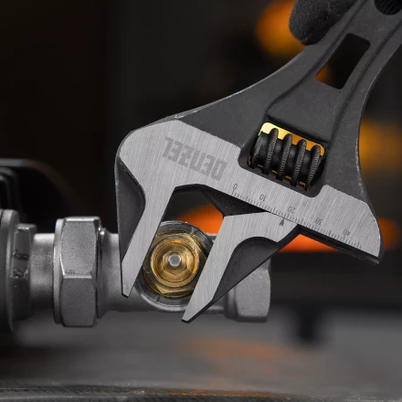 Ключ разводной 185 мм Denzel 15754, CrV, кованый, укороченная рукоятка купить в Тобольске