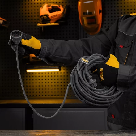 Удлинитель-шнур силовой Denzel Top Series 37420, КГТТ, 20м, 1 розетка, 3 x 1,5 мм, 3 м купить в Тобольске