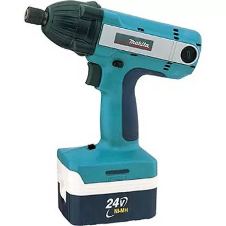 Аккумуляторный ударный шуруповерт Makita BTD200S купить в Тобольске