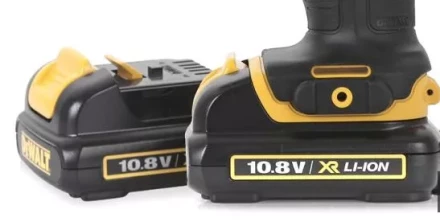 Аккумуляторная дрель DeWalt DCD 710 C2 купить в Тобольске