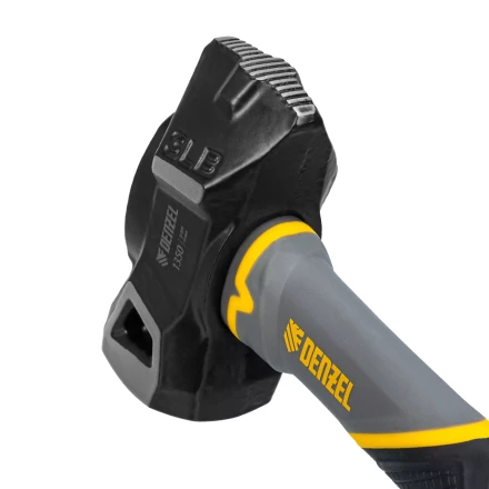 Кувалда с клиновидным бойком 1,35 кг Denzel 11015, фибергласовая рукоятка c TPR купить в Тобольске