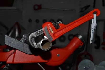 Прямой трубный ключ для тяжелых работ 8  31005 купить в Тобольске