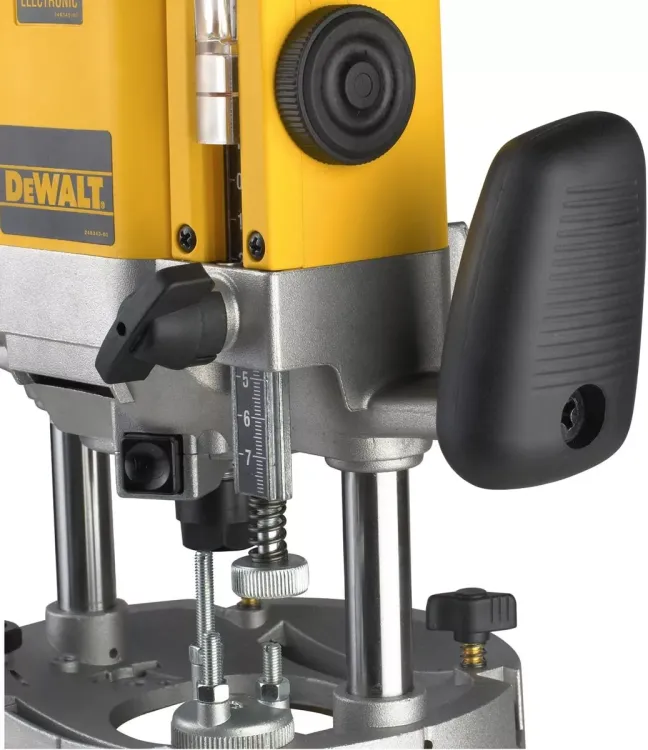 Фрезер DeWalt DW 625E купить в Тобольске