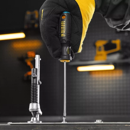 Отвертка, SL3х100 мм, S2, 3к рукоятка Denzel 121907 купить в Тобольске