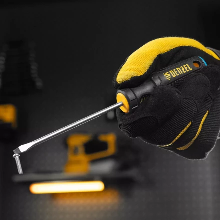 Отвертка, SL4х100 мм, S2, 3к рукоятка Denzel 121927 купить в Тобольске