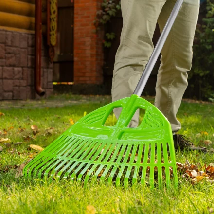 Грабли веерные пластиковые Palisad, 495 х 1680 мм, 23 плоских зуба, алюминиевый черенок, Россия, 61805 купить в Тобольске