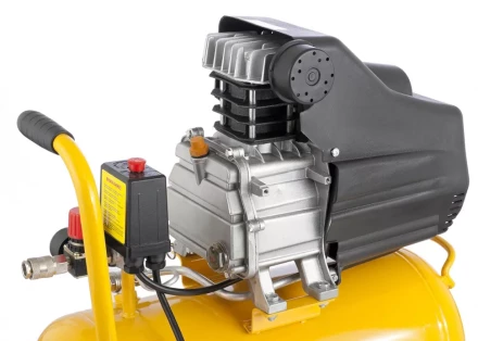 Компрессор пневматический масляный поршневой прямой привод DENZEL 58061 купить в Тобольске