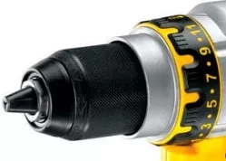 Дрель-винтоверт аккумуляторная DeWalt DCD 932 М2 купить в Тобольске