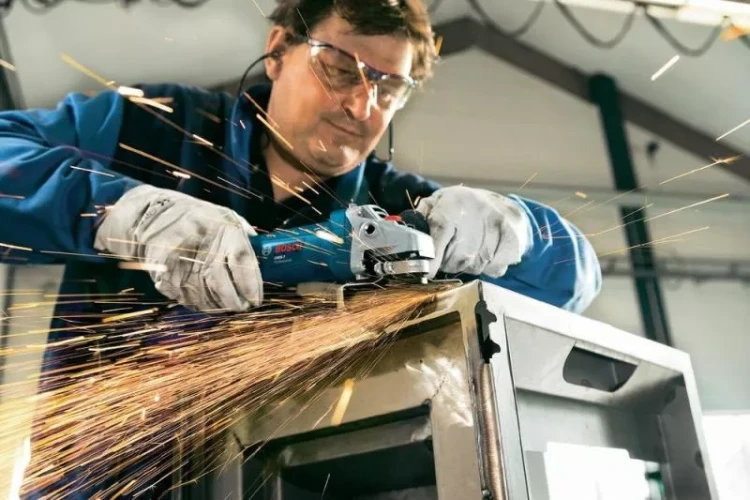 Углошлифовальная машина BOSCH GWS 7-115 Е (0.601.388.201) купить в Тобольске