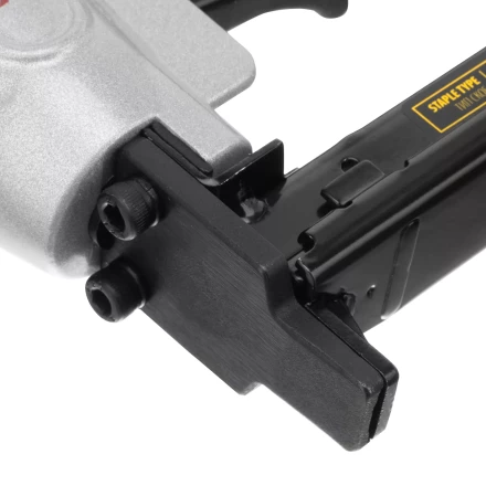 Степлер пневматический Denzel  PS8016 для прямоугольных скоб 21GA от 6 до 16 мм 57400 купить в Тобольске