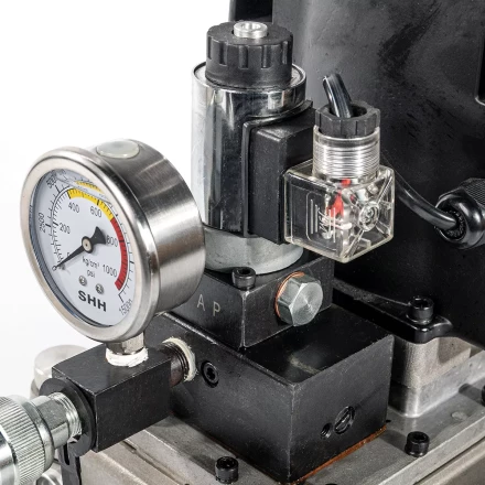 Насосная гидравлическая станция КВТ ПМЭ-7020у объем маслобака 2.0 л с удержанием (79664) купить в Тобольске