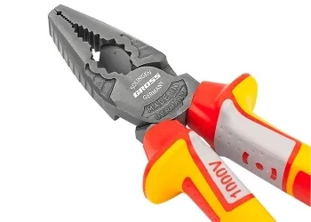 Плоскогубцы комбинированные, диэлектрические трехкомпонентные рукоятки до 1000 В, 180 мм GROSS 16989 купить в Тобольске