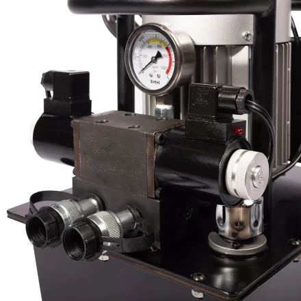 Насосная гидравлическая станция двухканальная КВТ ПМЭ-7100-К2 объем маслобака 10.0 л (230 В/50 Гц) (91800) купить в Тобольске