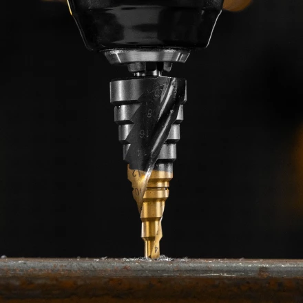 Сверло ступенчатое Denzel 723603 4-6-8-10-12-14-16-18-20 мм, Р6М5, 6-гр. хвостовик купить в Тобольске