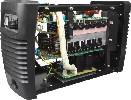 Инвертор ЗУБР сварочный, электр. 1,6-3,2 мм, А20-140, 1*220В ЗАС-140 купить в Тобольске