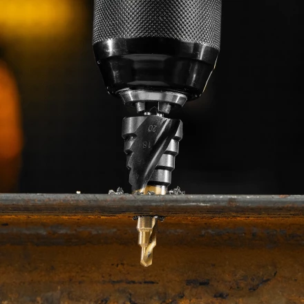 Сверло ступенчатое Denzel 723604, 6-8-10-12-14-16-18-20-22-24-26-28-30мм, Р6М5, 6-гр. хвостовик купить в Тобольске