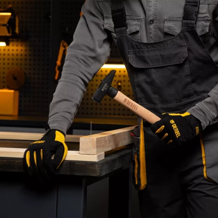 Молоток слесарный, 400 г Denzel, кованый квадратный боек, буковая рукоятка, 10428 купить в Тобольске