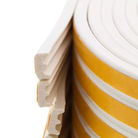 Уплотнитель резиновый, 24 м, профиль &quot;E&quot;, белый Сибртех 88905 купить в Тобольске