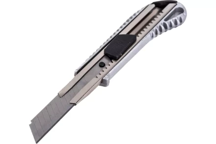 Нож с выдвижным лезвием 18 мм, металлический корпус, металлическая направляющая, автоматический фиксатор, Вихрь 73/10/10/1 купить в Тобольске