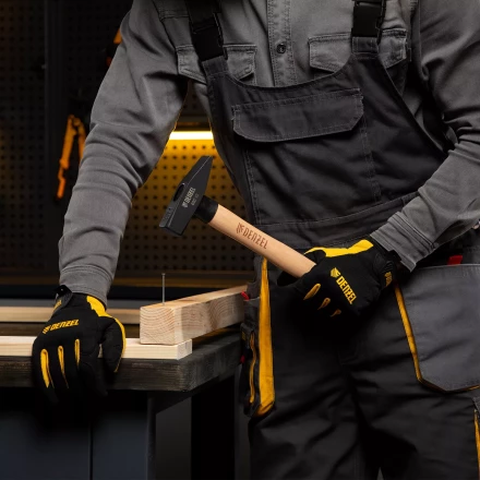 Молоток слесарный, 600 г Denzel, кованый квадратный боек, буковая рукоятка, 10431 купить в Тобольске