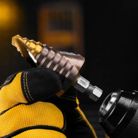 Сверло ступенчатое Denzel 723616, 4-6-8-10-12-14-16-18-20-22-24-26-28-30-32 мм, Р6М5К5, 6-гр. хвостовик купить в Тобольске