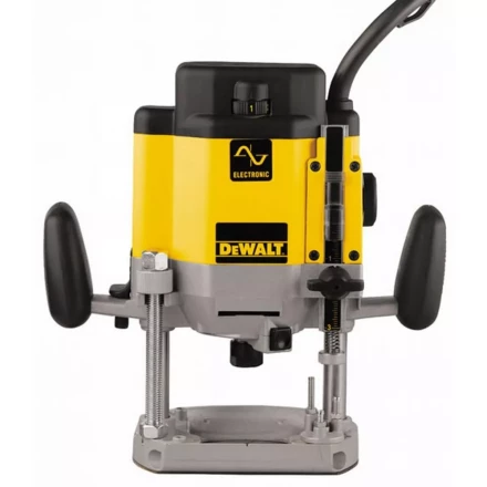 Фрезер DeWalt DW629 купить в Тобольске