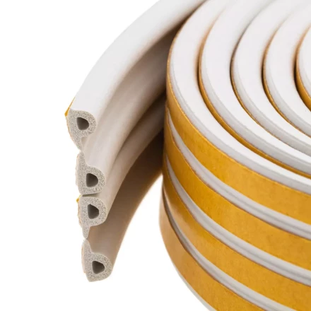 Уплотнитель резиновый, 12 м, профиль &quot;P&quot;, белый Сибртех 88907 купить в Тобольске