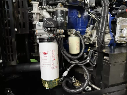 Дизельный генератор Vektor AD-100Y-T400 в шумозащитном кожухе с АВР купить в Тобольске