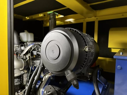 Дизельный генератор Vektor AD-100Y-T400 в шумозащитном кожухе с АВР купить в Тобольске